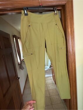 Athleta Headlands Hybrid Cargo stretch tight Women’s Pants in Olive Green